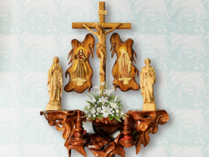 Bàn thờ Chúa Gỗ Hương