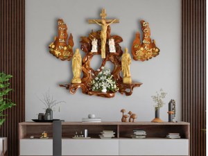 Bàn thờ Chúa Gỗ Hương