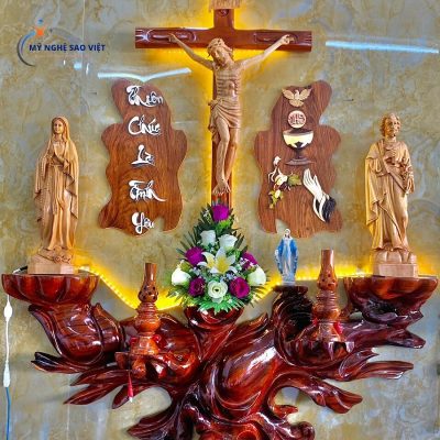 Bàn thờ Chúa phòng khách