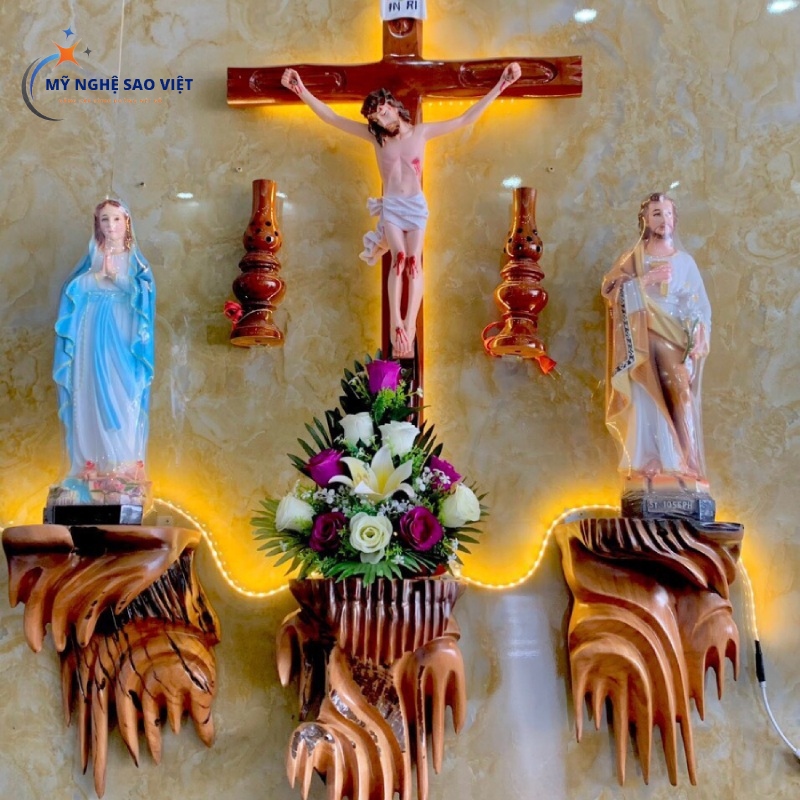 Bàn thờ Công giáo TPHCM