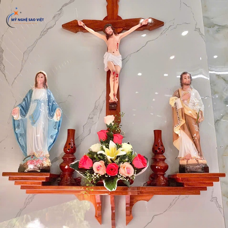 Những mẫu bàn thờ công giáo đẹp Những mẫu bàn thờ công giáo đẹp