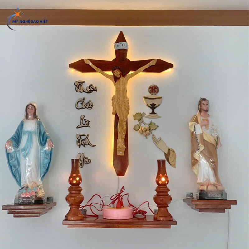 Những mẫu bàn thờ công giáo đẹp Những mẫu bàn thờ công giáo đẹp