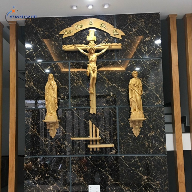 Những mẫu bàn thờ công giáo đẹp Những mẫu bàn thờ công giáo đẹp