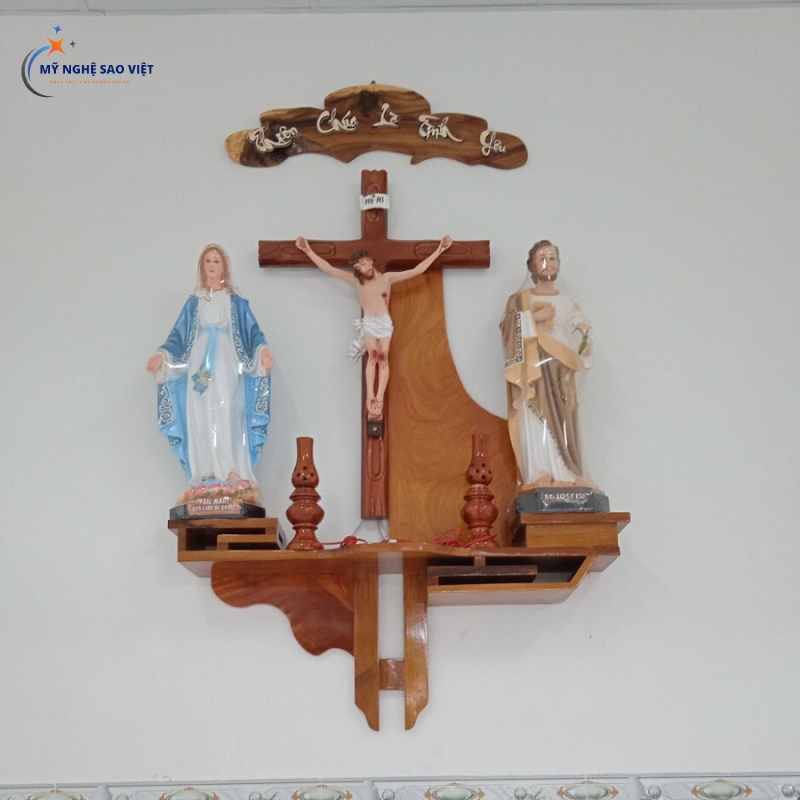 Những mẫu bàn thờ công giáo đẹp Những mẫu bàn thờ công giáo đẹp