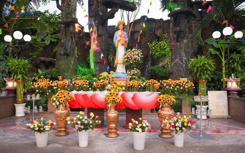 Giờ lễ nhà thờ Đồng Tiến